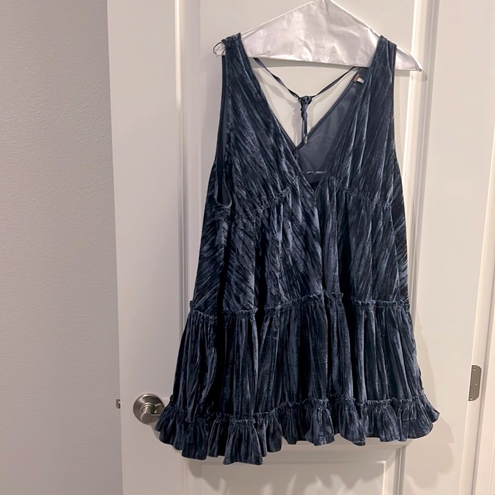 Sleeveless Velvet Tiered Mini Dress - Navy